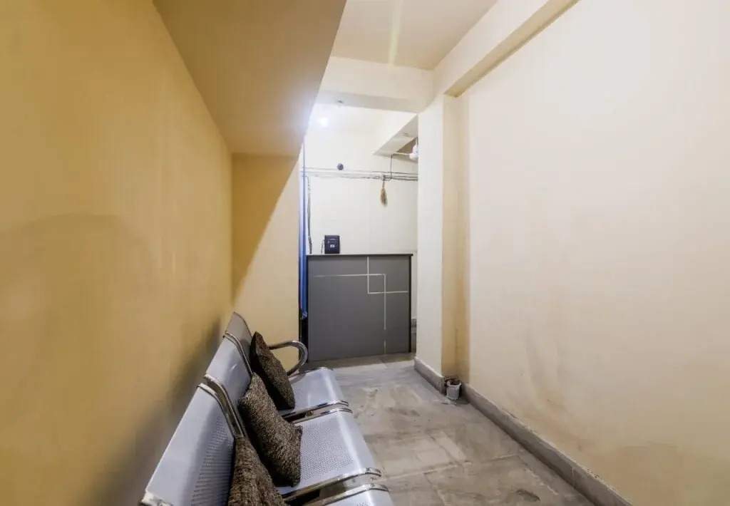 Oyo 24478 Mid City Guest House
