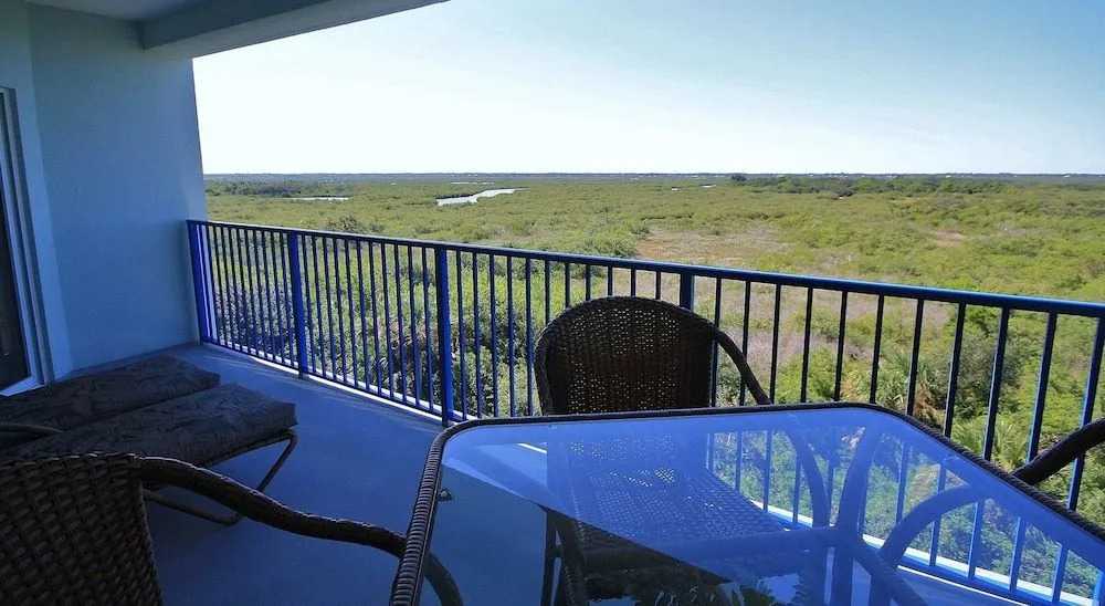 Oceanwalk 9-604 Apartment 3