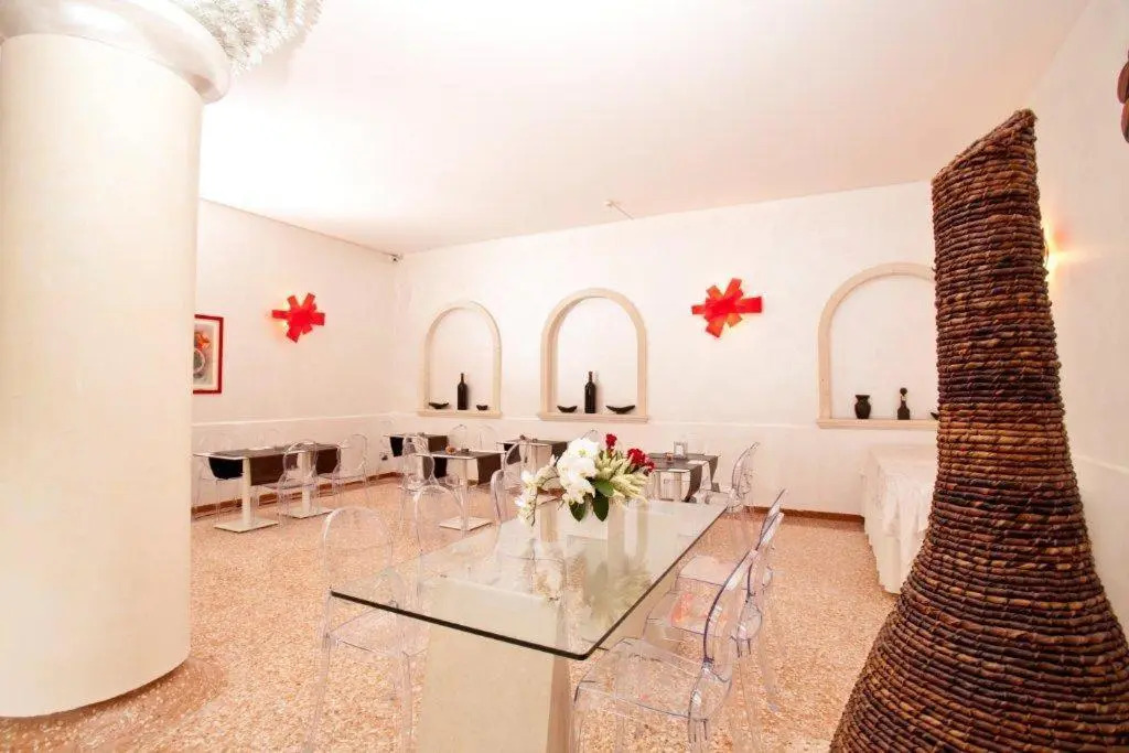 Momis Hotel