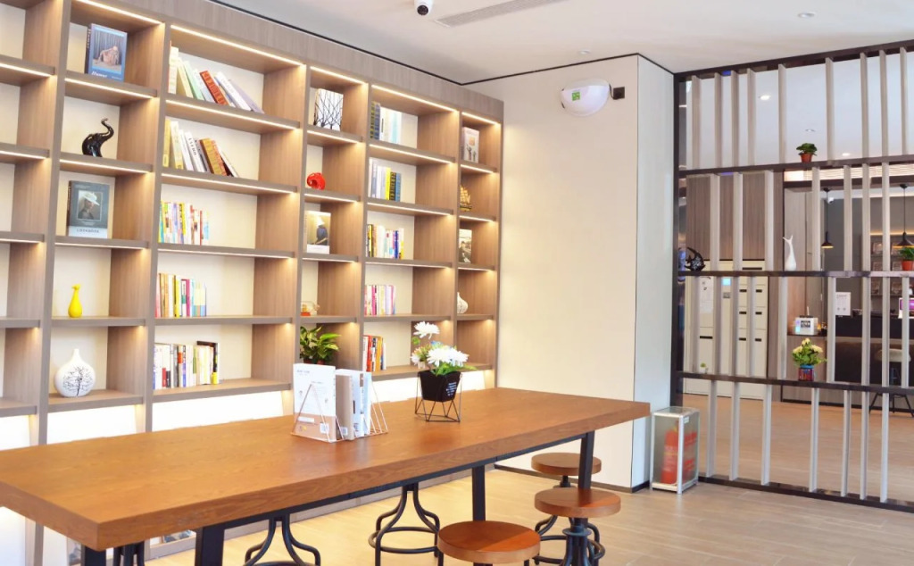 Hanting Hotel Qingdao Yan'an 3rd Road Zhiquan Road Metro Station