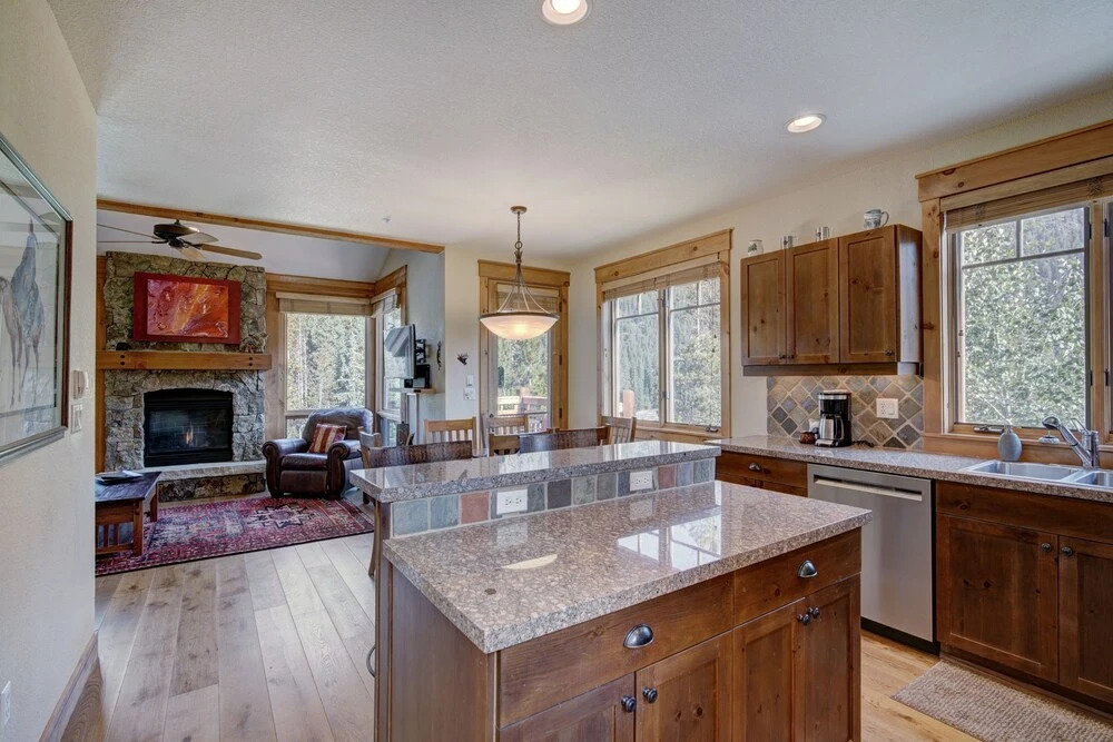 Spacious 3 Br Townhome In Keystone- Kids Ski Free 3 Bedroom Townhouse by Redawning
