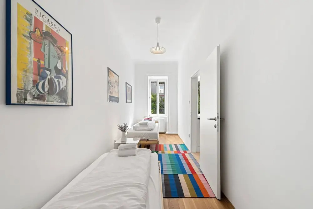 4ty3-Apartments Rochus-Market is calling