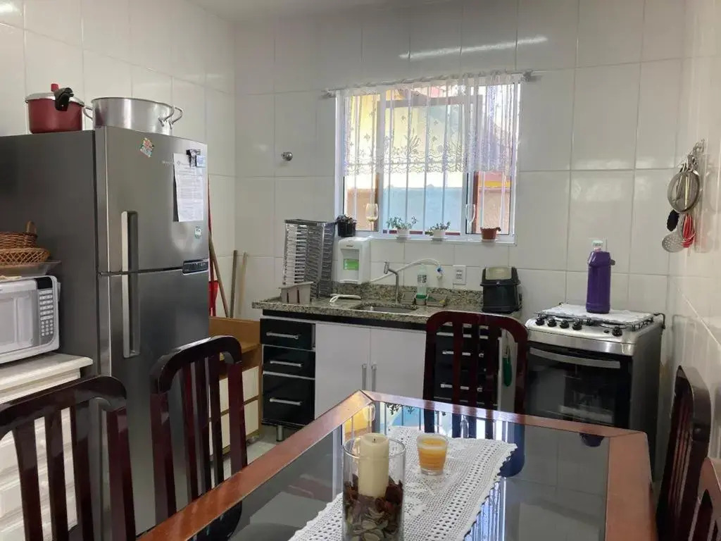 Casa Terrea com Piscina e Internet - Ar Opcional
