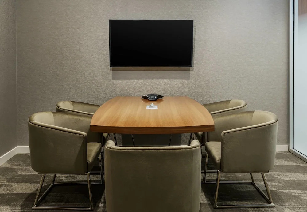 AC Hotel by Marriott San Francisco Airport/Oyster Point Waterfront
