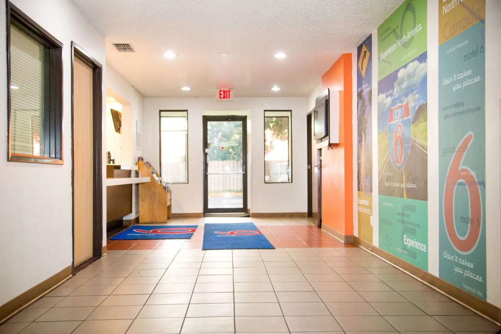 Motel 6-Omaha, NE