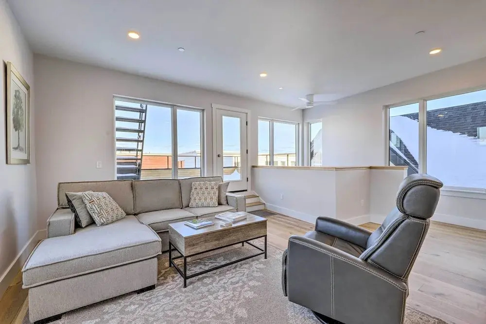 Spacious Portland Home: Walk Downtown