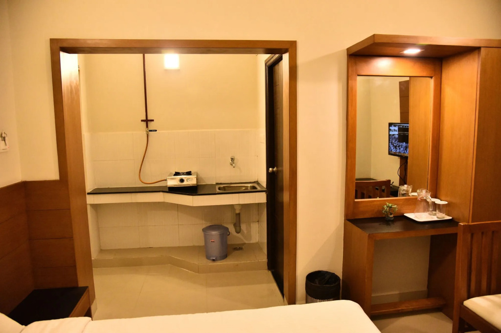 Zaith Residency Near US Consulate and Apollo Hospitals