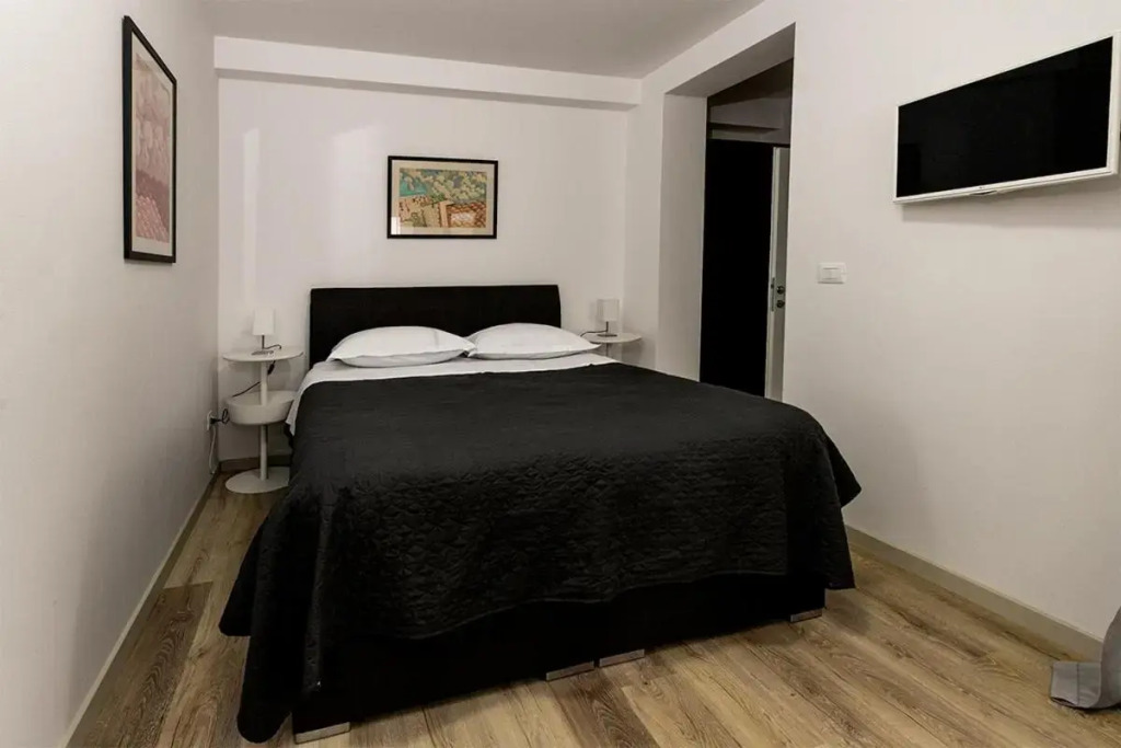 2-room apartment 30 m2 on 1st floor - INH 29179