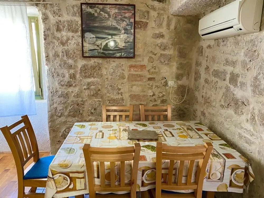 Voltera Apartments in Betina Old Town, with Parking Nearby