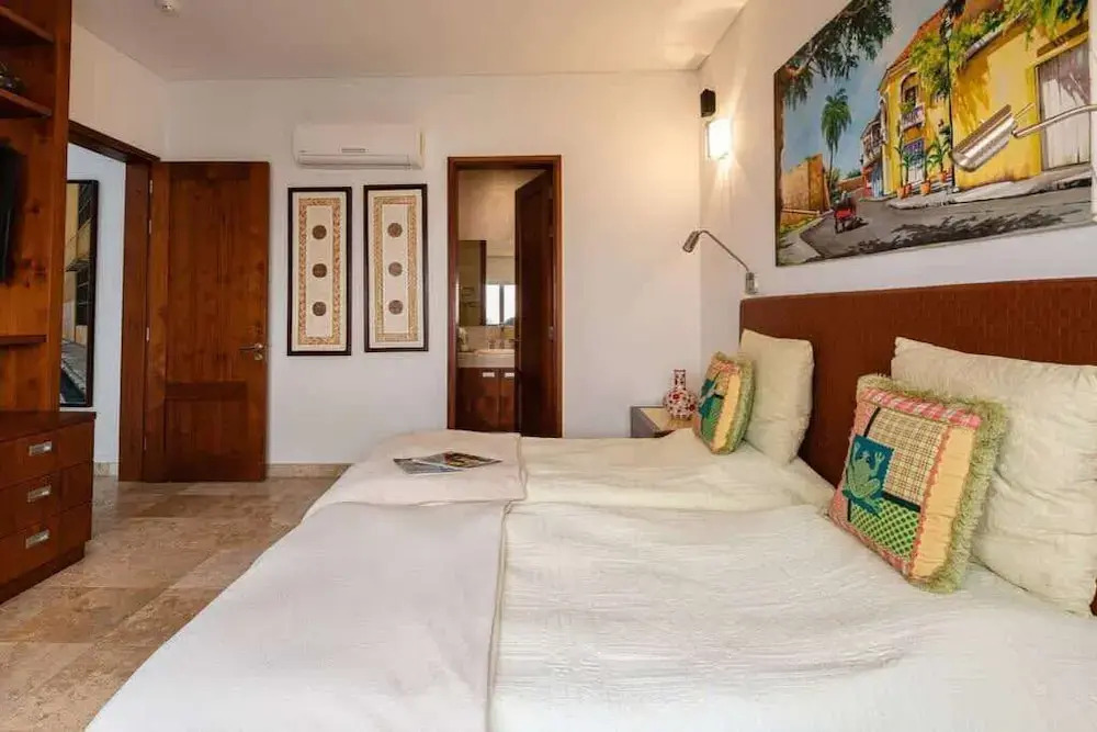 Luxury Apartment– Private Pool & Rooftop Jacuzzi