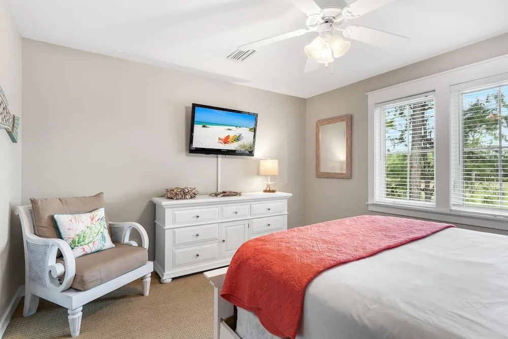 1358 Laurel Grove