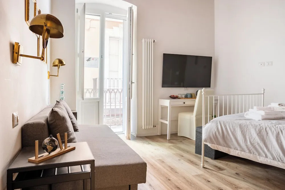 Bari LandLord 8