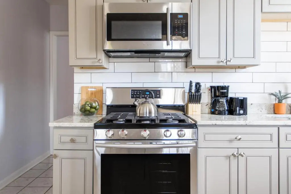 Stylish and Cute 2BR Apartment Near Wrigley!