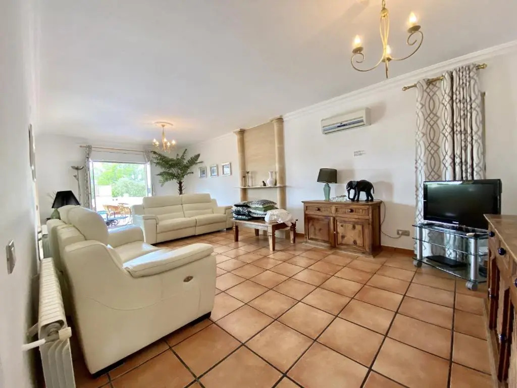 Villa Montserrat 4bedroom with sea and mountain views & air-conditioning & private swimming pool