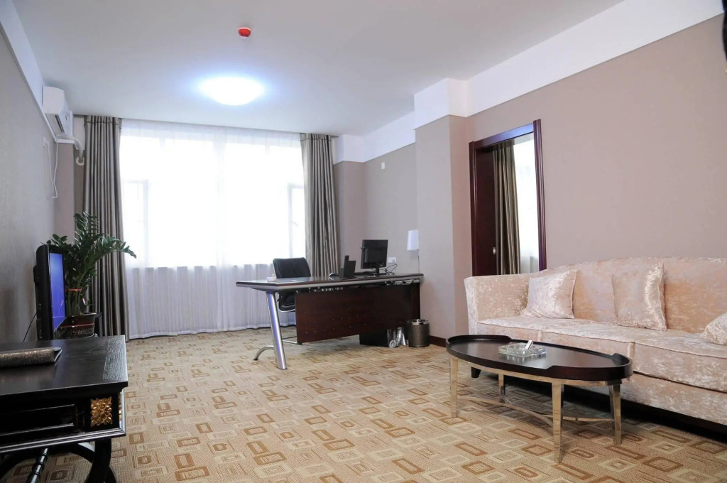 Longcheng Hotel