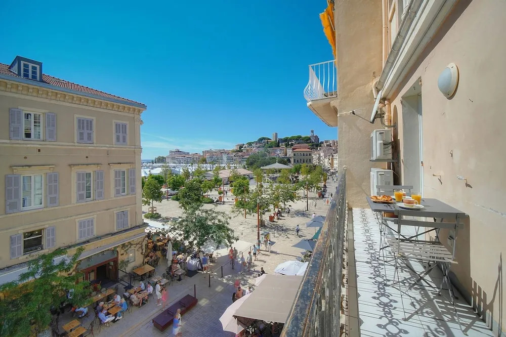 2 Chambres- Balcon- F lix Faure-forville A2b023
