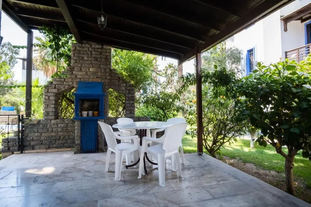 Astonishing Villa With Pool Near Tilkicik Bay