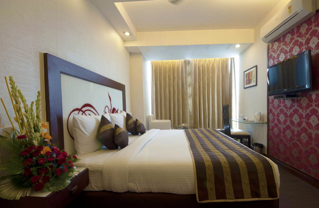 Hotels Pitrashish Grand