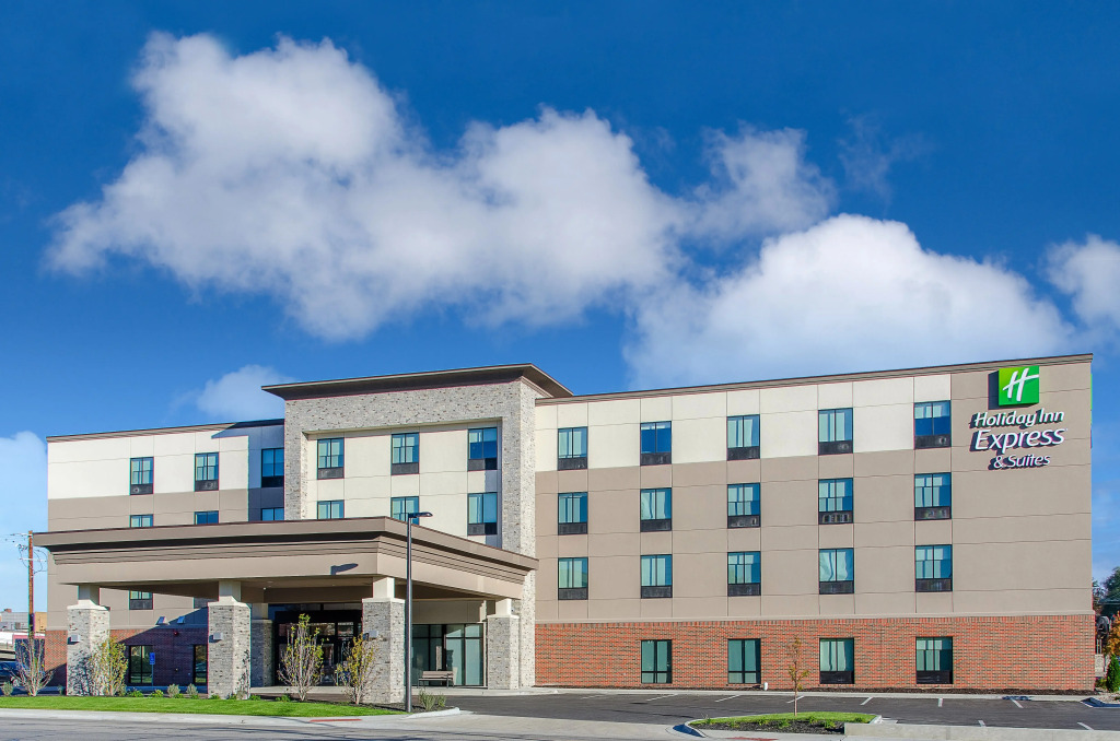 Holiday Inn Express & Suites - Atchison by IHG