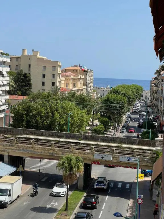 logement tout équipée Menton centre 500 m des plages