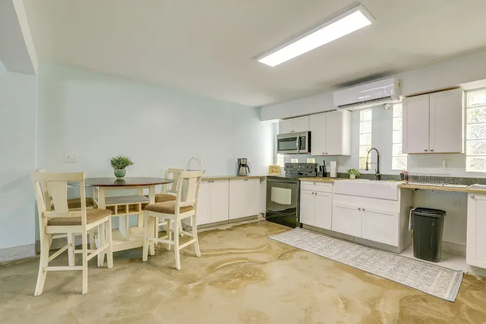 Walk to Beach: Fort Meyers Home w/ Patio!