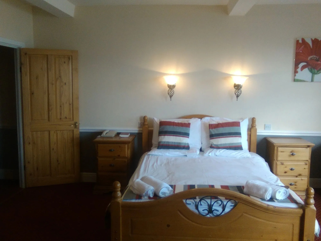 Monarch Hotel