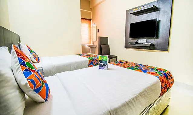 FabHotel Serenity - Nr AIG Hospital, Gachibowli