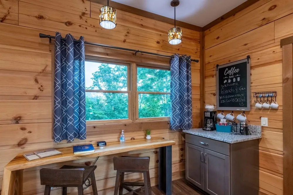 Luxury 3 2 5 Cabin Lake Views Theatre Gameroom