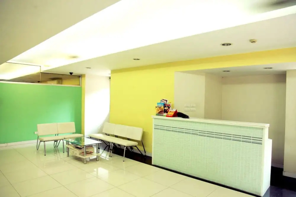 OYO 274 Meesook Residence