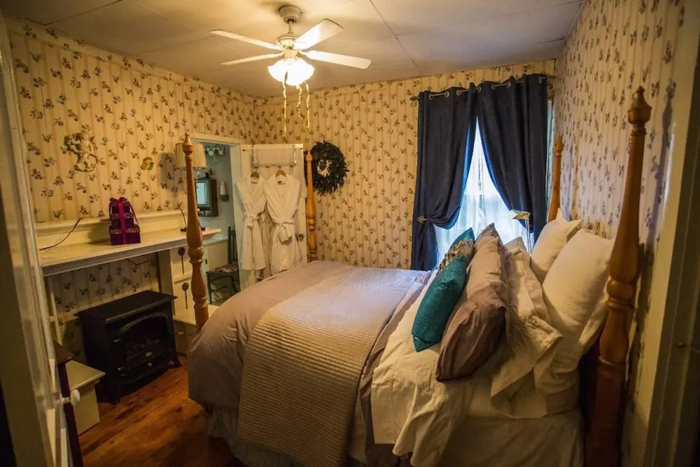One Of A Kind Experience Heritage Cottage