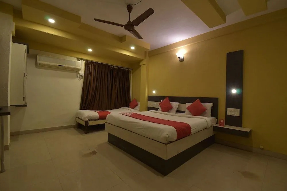OYO 23516 Hotel Laxmi