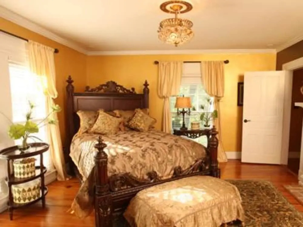 Chestnut Hill Bed & Breakfast