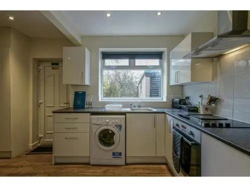 Spacious, quiet dwelling for up to 6, Manchester