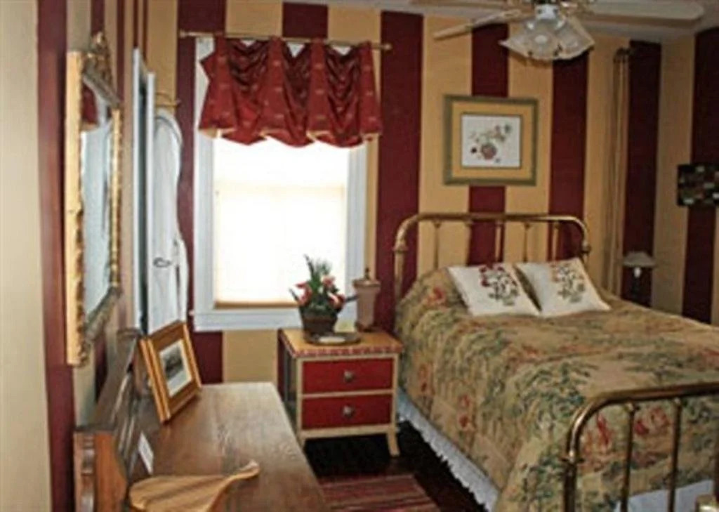 River Line Inn