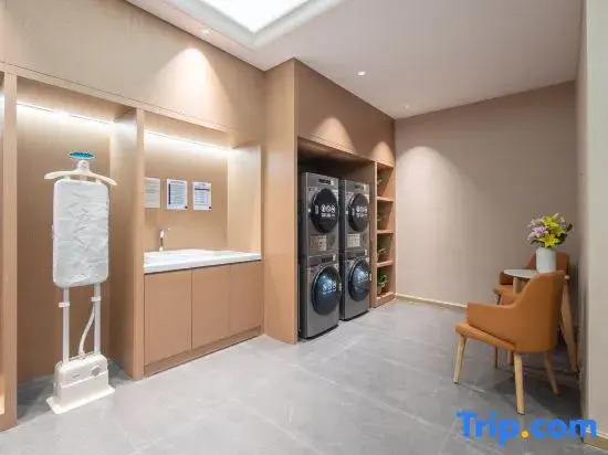 Vienna Hotel (Xi'an North Railway Station Honghui Hospital North Area Metro Station Branch)