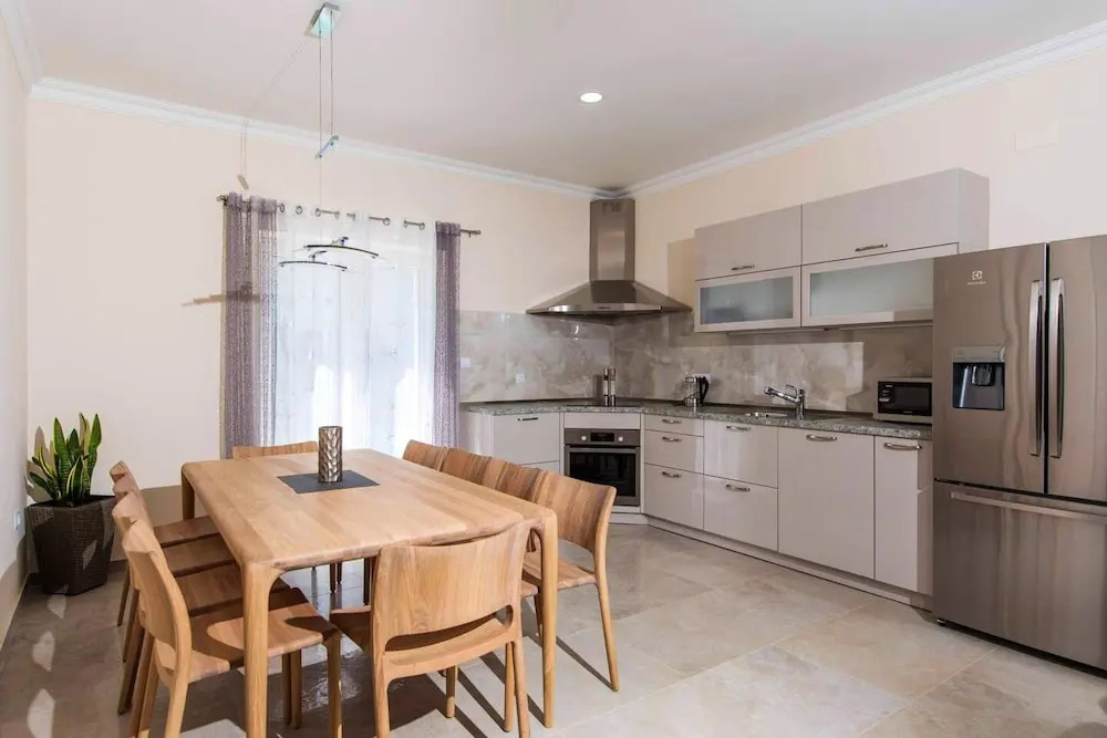 Spacious Villa with Private Pool in Dubrovnik