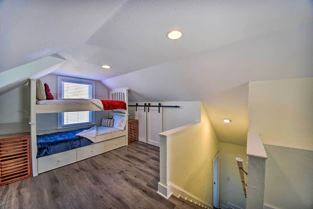 Portsmouth Waterfront Vacation Rental w/ Deck