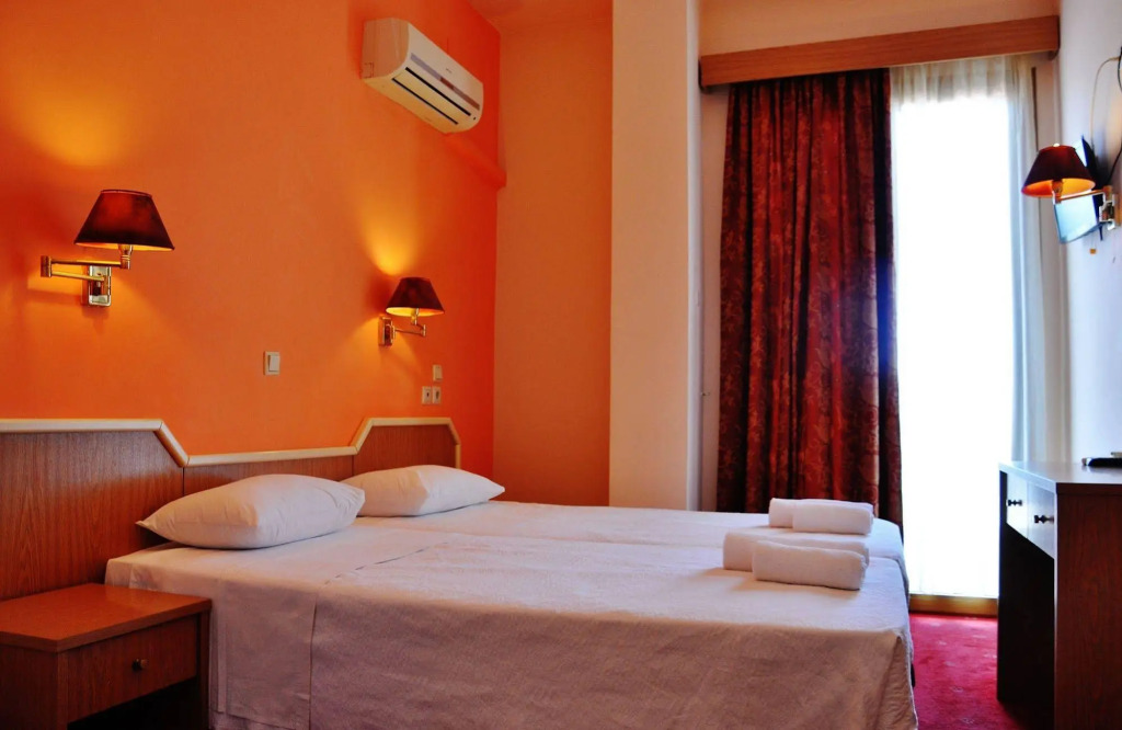 Iniohos Hotel