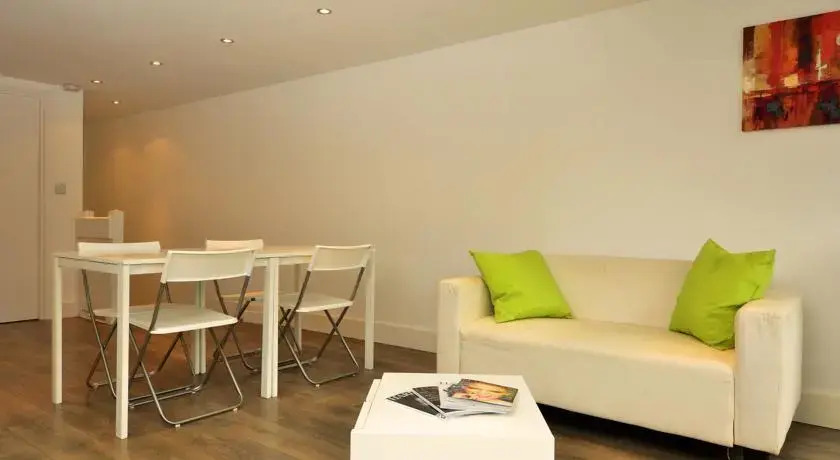 W14 Apartments - Battersea Apartment