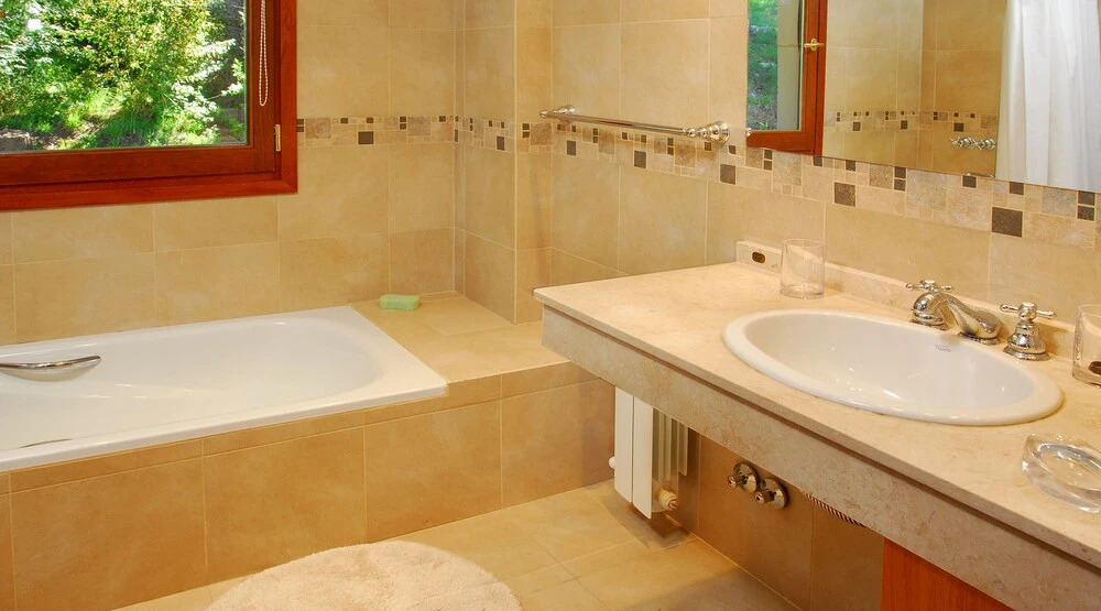 Luxury 4Bed 3.5Bath w Jacuzzi HV6