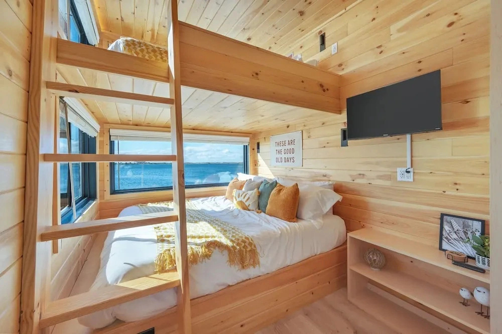 Direct Waterfront Cabin Sunset Views 5