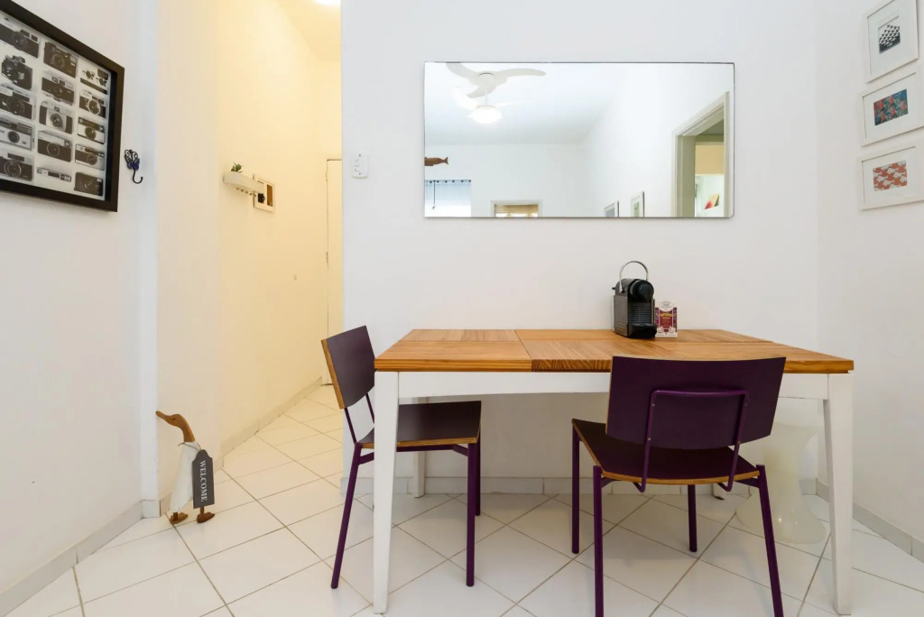 Apartment Leblon 2 Bedrooms Well Decorated Space and in Great Location Cavirio Cg103