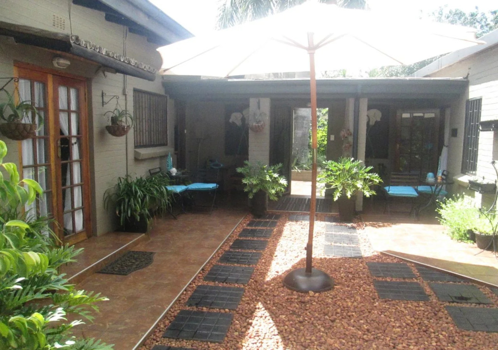 Ama Zulu Guesthouse & Safaris