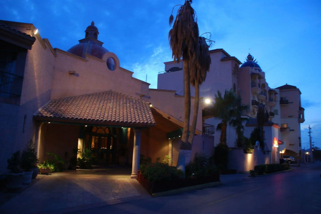 Business Hotel & Suites María Bonita