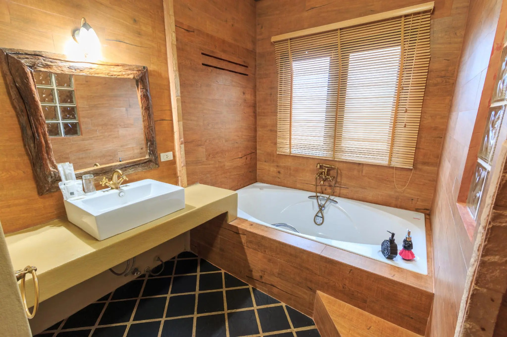 Baanpong Lodge