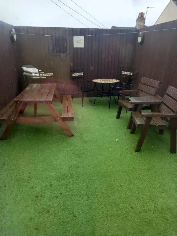 Modern Apartment with Roof Garden Close to City Centre