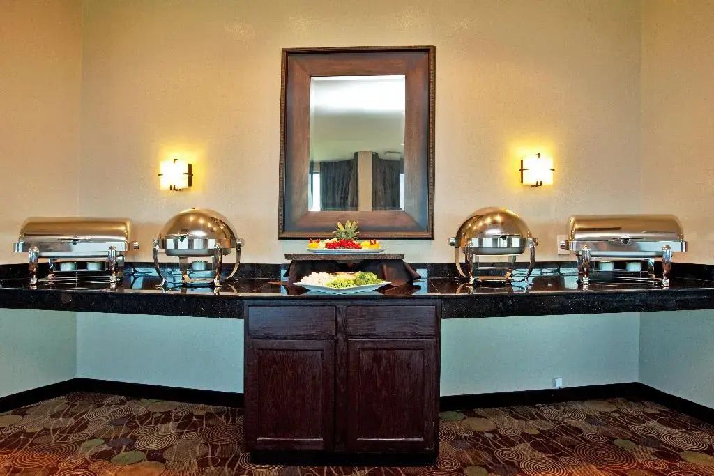 Holiday Inn New Orleans West Bank Tower by IHG