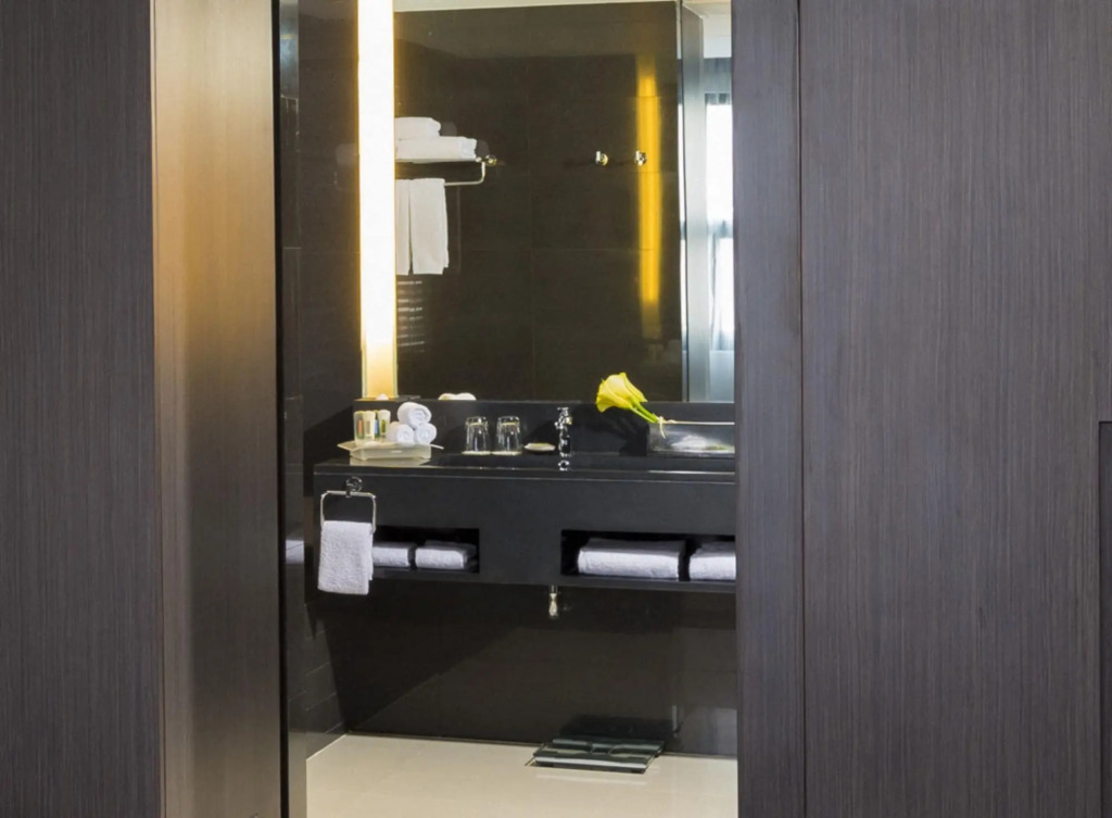 Holiday Inn Bangkok Sukhumvit by IHG