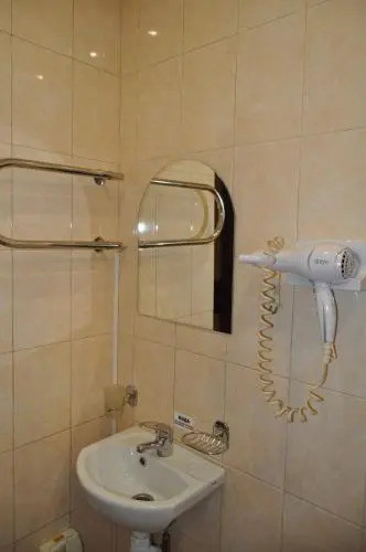 42 Km Hotel