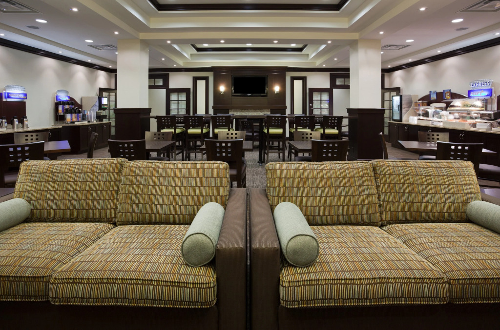 Holiday Inn Express New Liskeard
